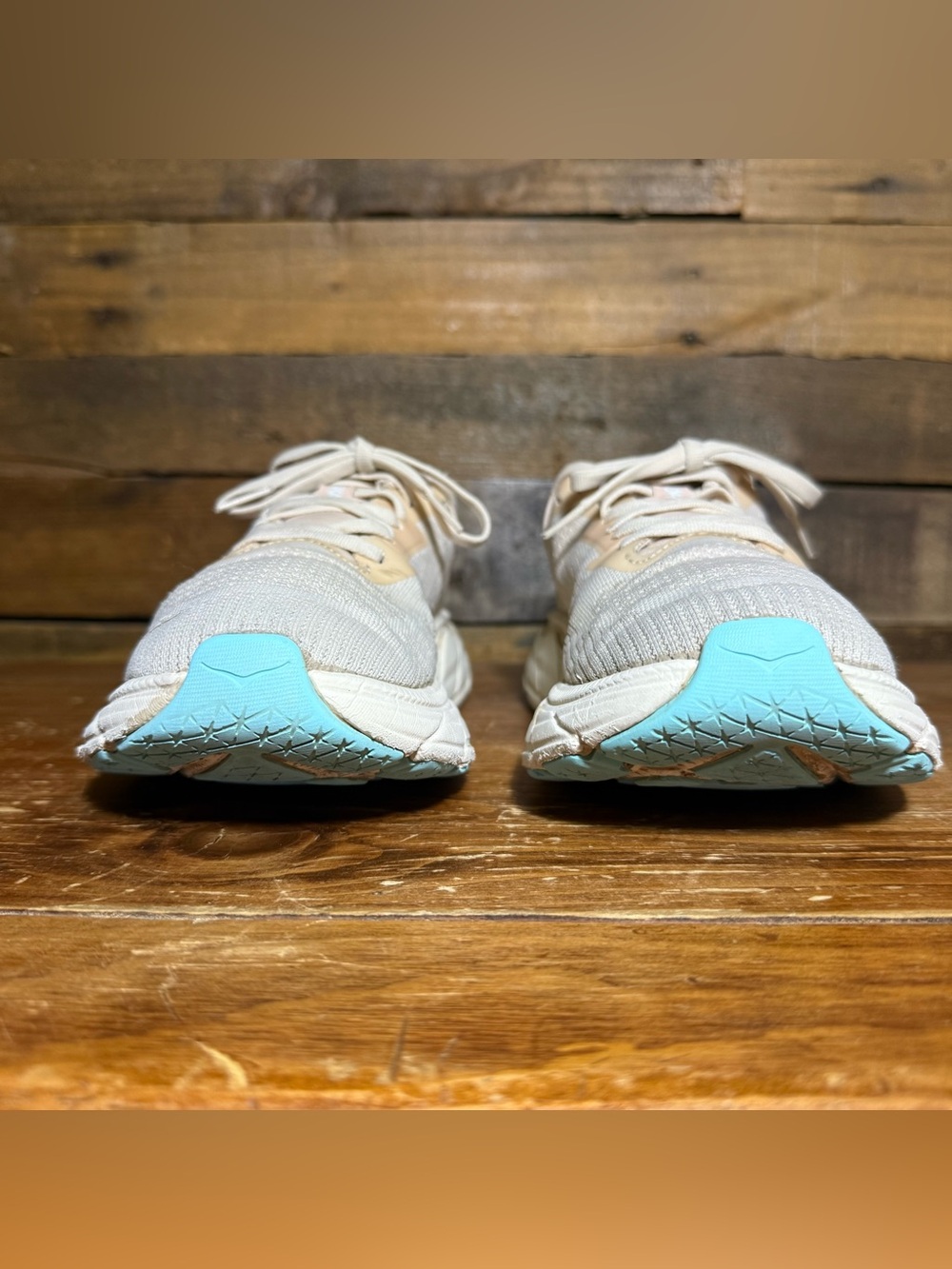 HOKA Arahi 7 Women’s 8 Vanilla/Cream Running Shoes - Picture 5 of 13
